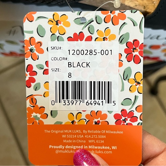 🖤 NWT Muk Luks black wedge sandals. Size 8. 🖤 - Picture 6 of 6